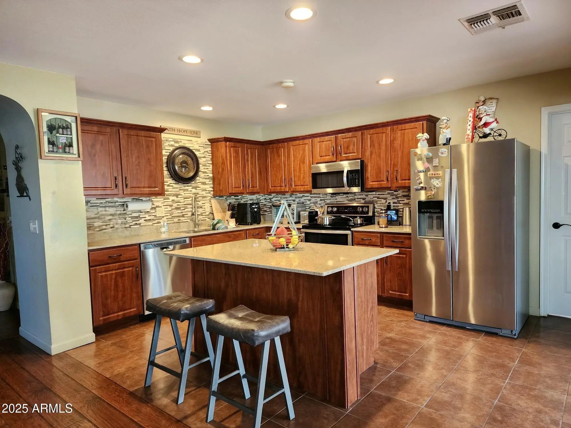 Photo of Listing #6816427