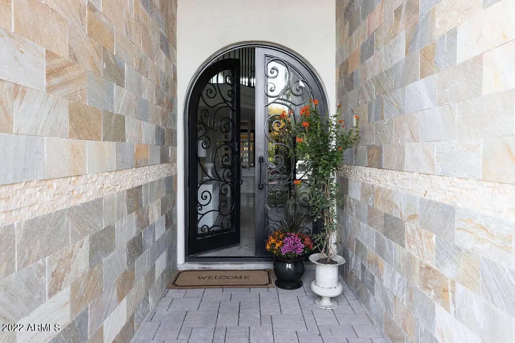 Photo of Listing #6348010