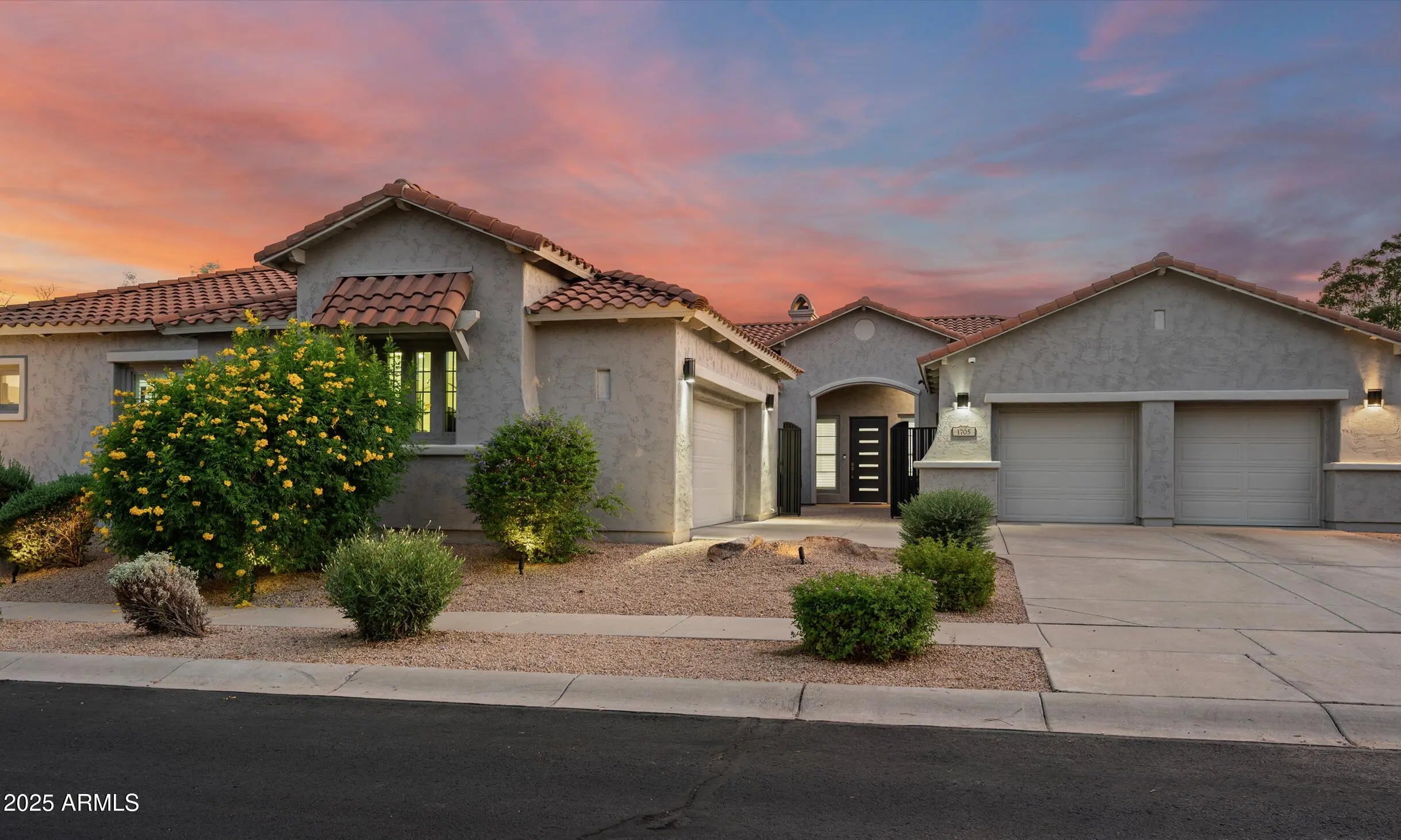 Photo of Listing #6912759