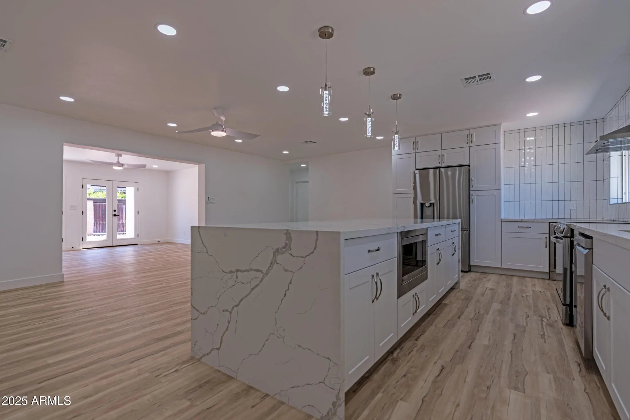 Photo of Listing #6896100