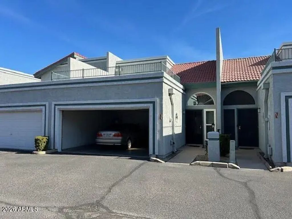 8709 N Shadow Lane, Peoria