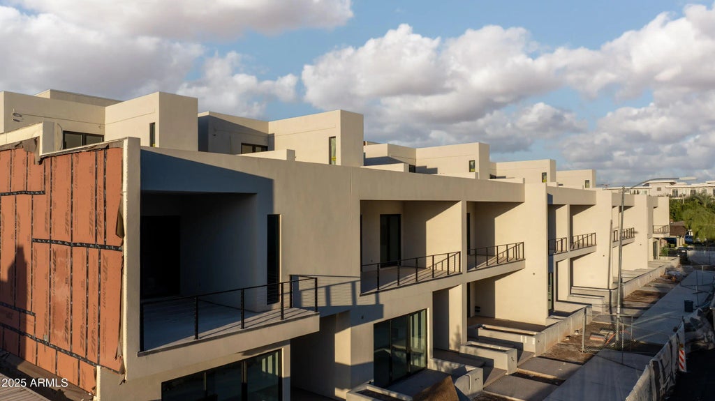 6930 E 1st Street, Scottsdale