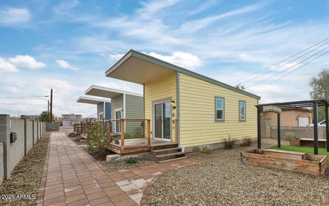 Photo of Listing #6911635