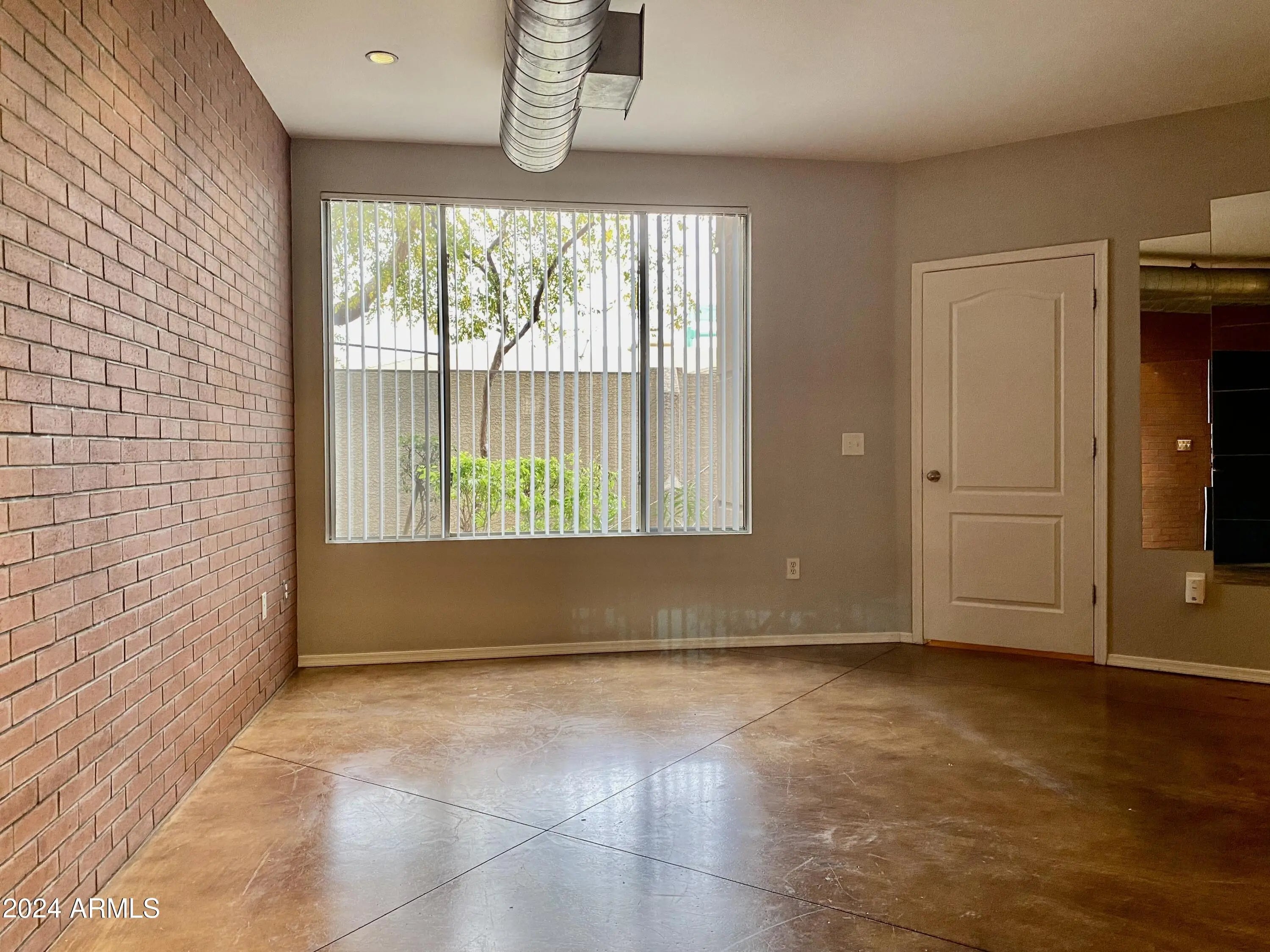 Photo of Listing #6739309