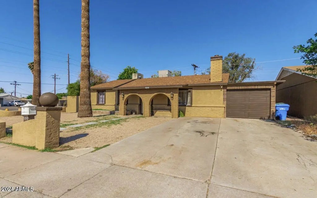 5850 W Cheery Lynn Road, Phoenix