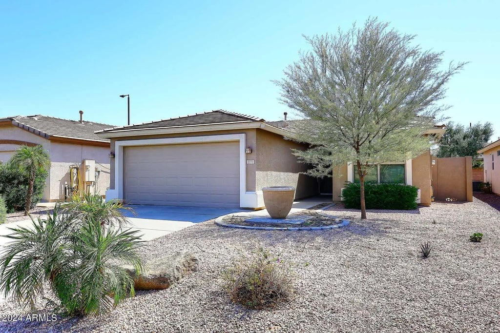 3771 E Hazeltine Way, Chandler