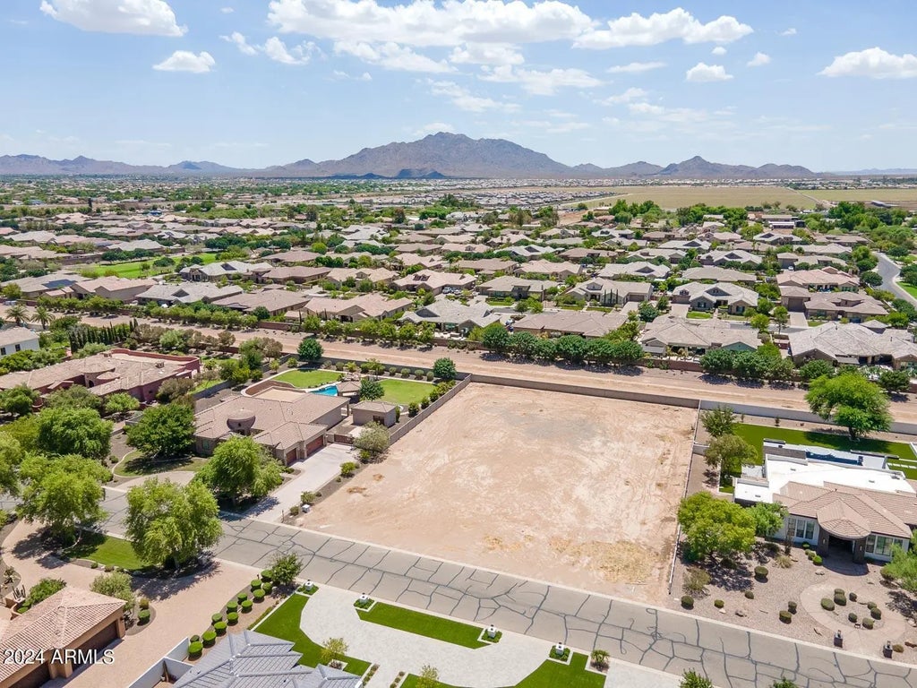 2065 E Avenida Del Valle Court (unit 78), Gilbert