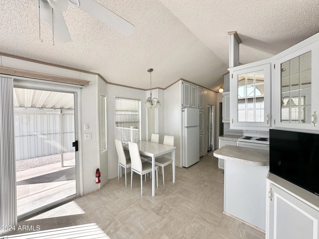 225 S Motherlode Drive, Apache Junction