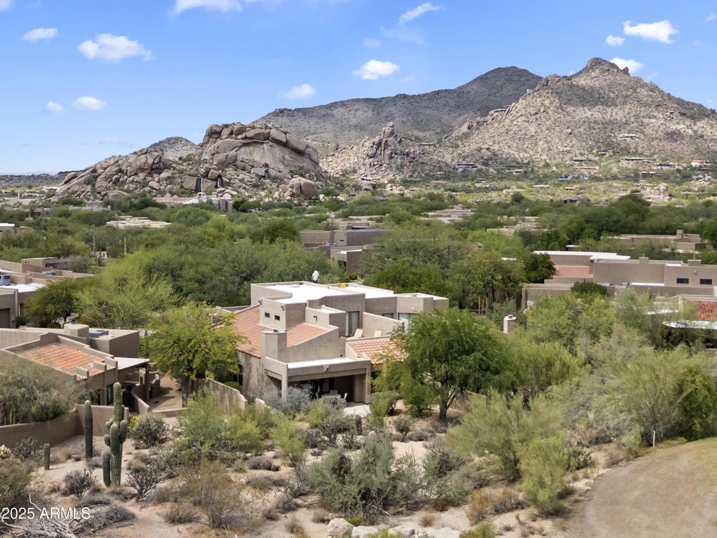 9220 E Whitethorn Circle, Scottsdale
