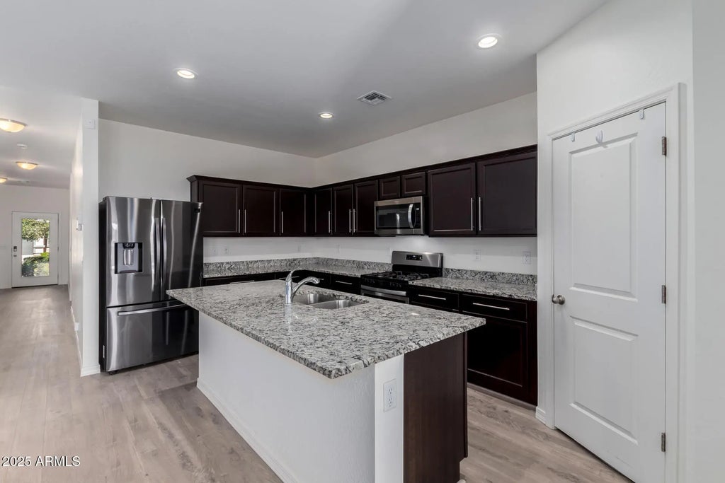 303 W Mammoth Cave Drive, San Tan Valley