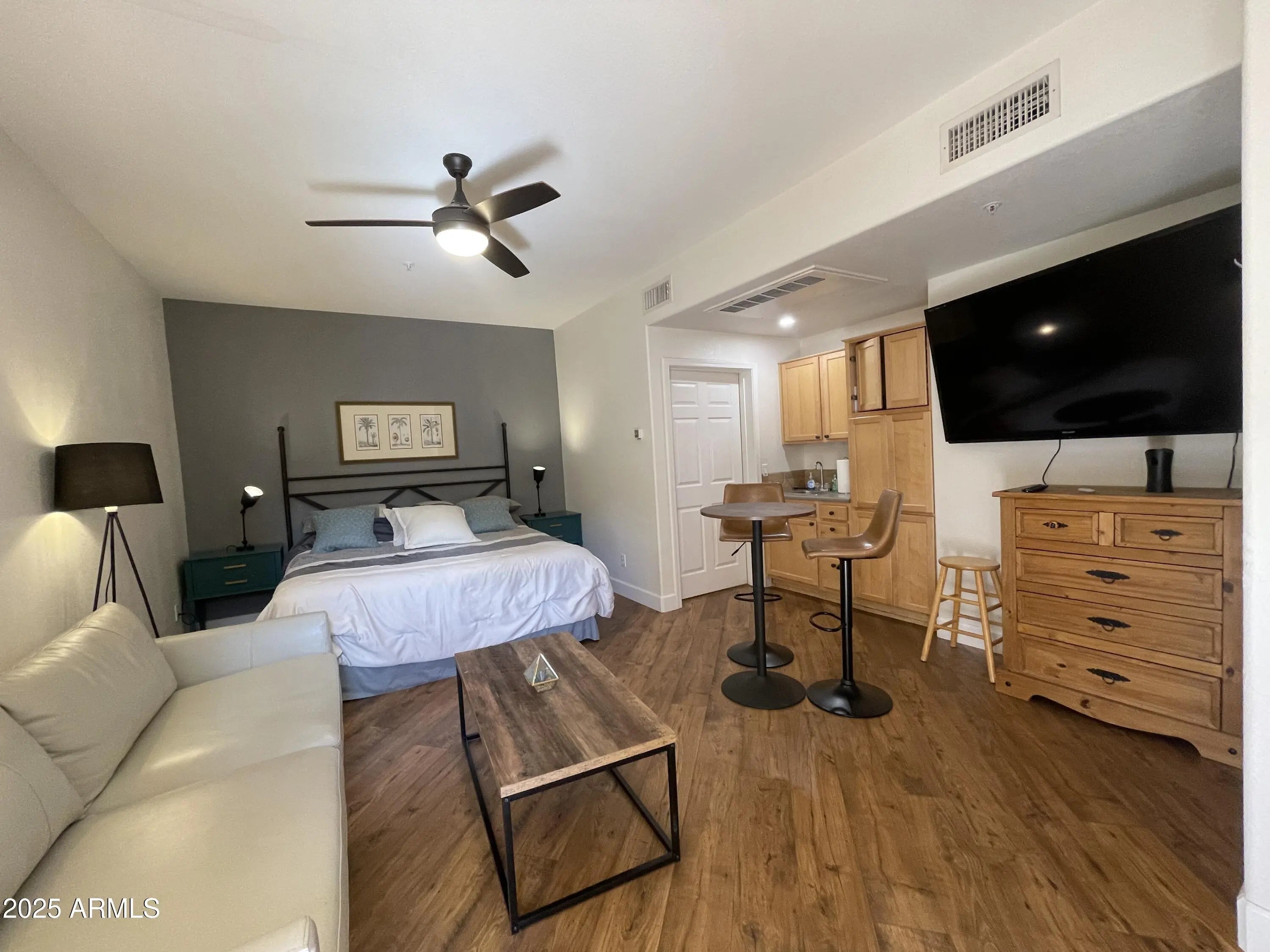 Photo of Listing #6798899