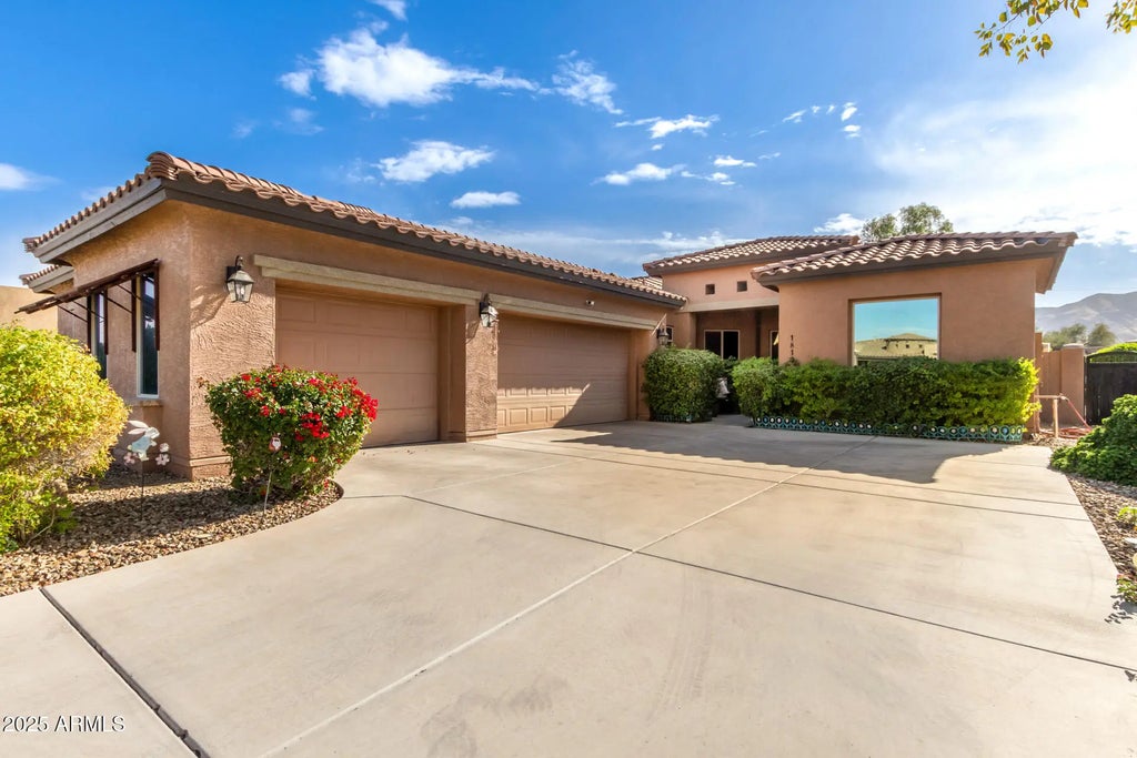 1819 W Magdalena Lane, Phoenix