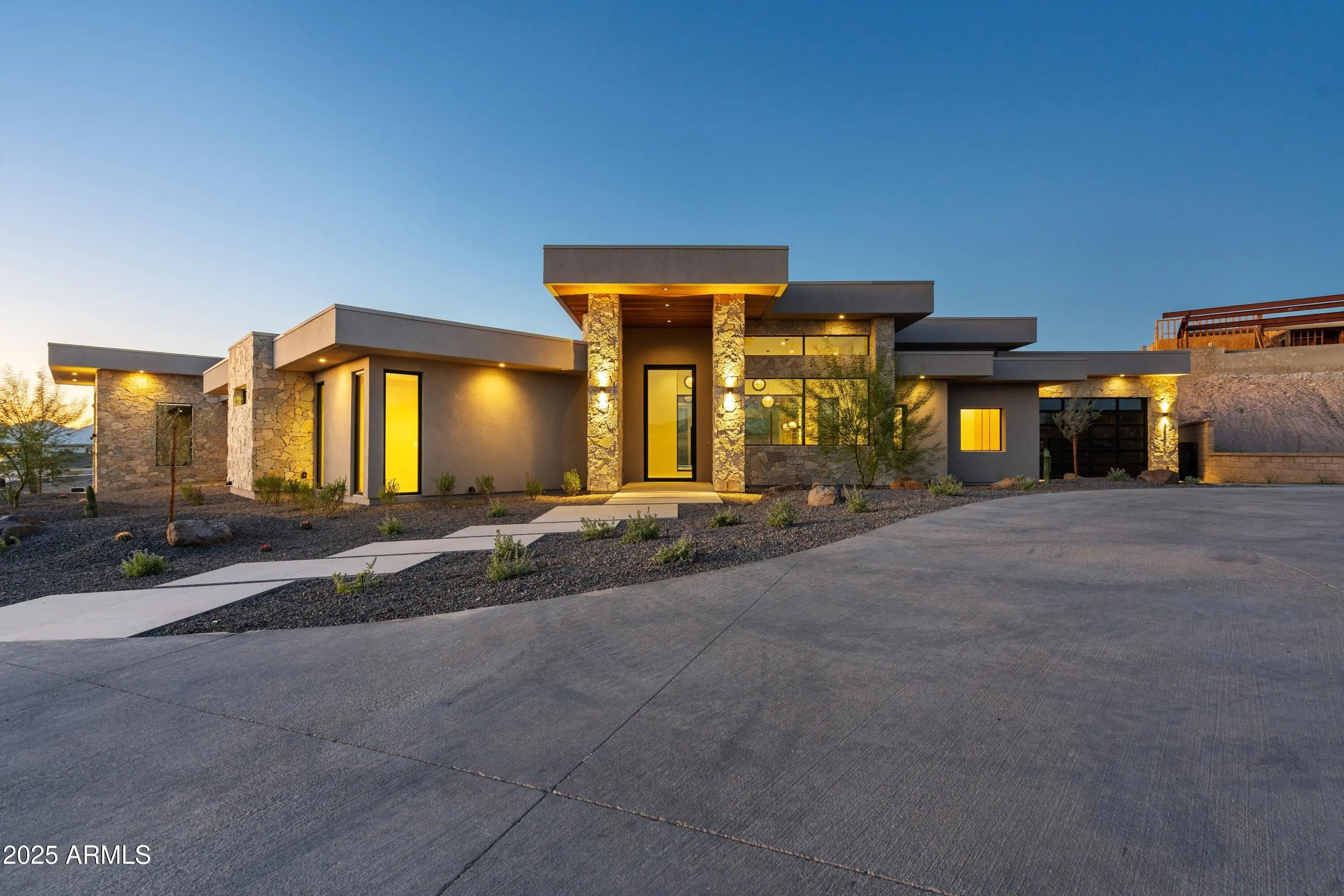 Photo of Listing #6937817