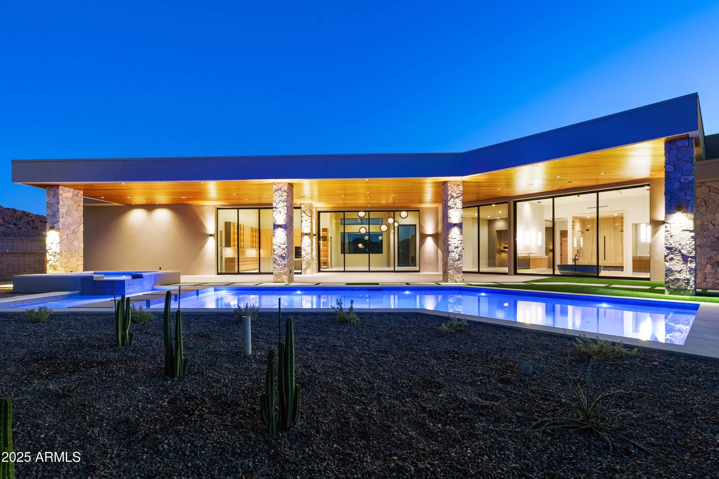 Photo of Listing #6937817