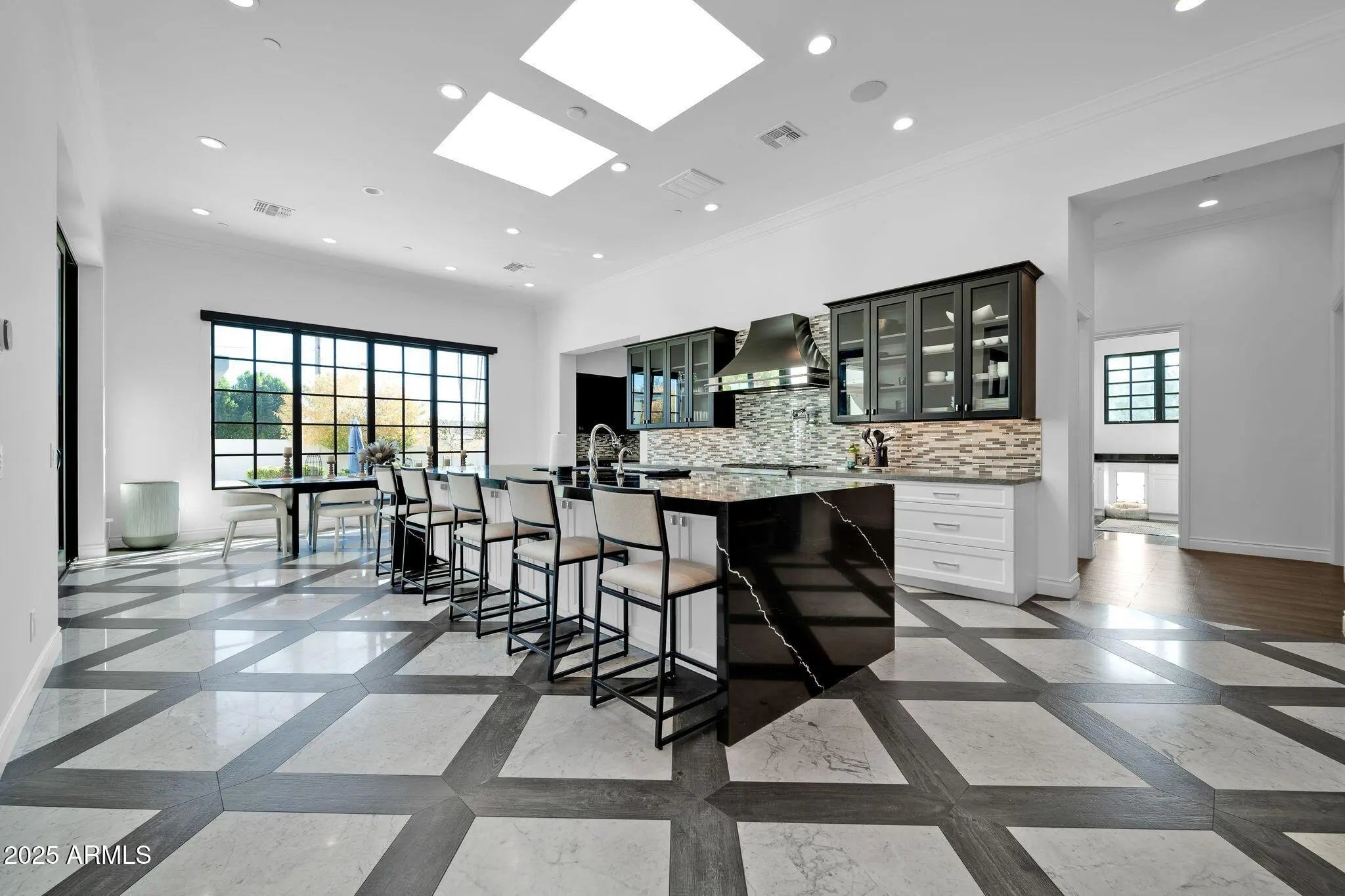 Photo of Listing #6812186