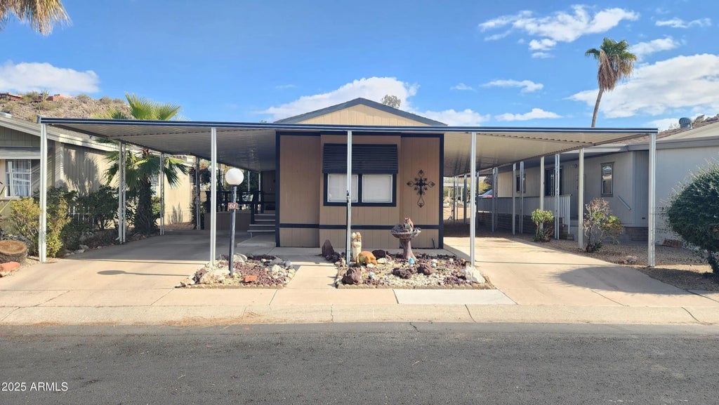 2233 E Behrend Drive (unit 61), Phoenix