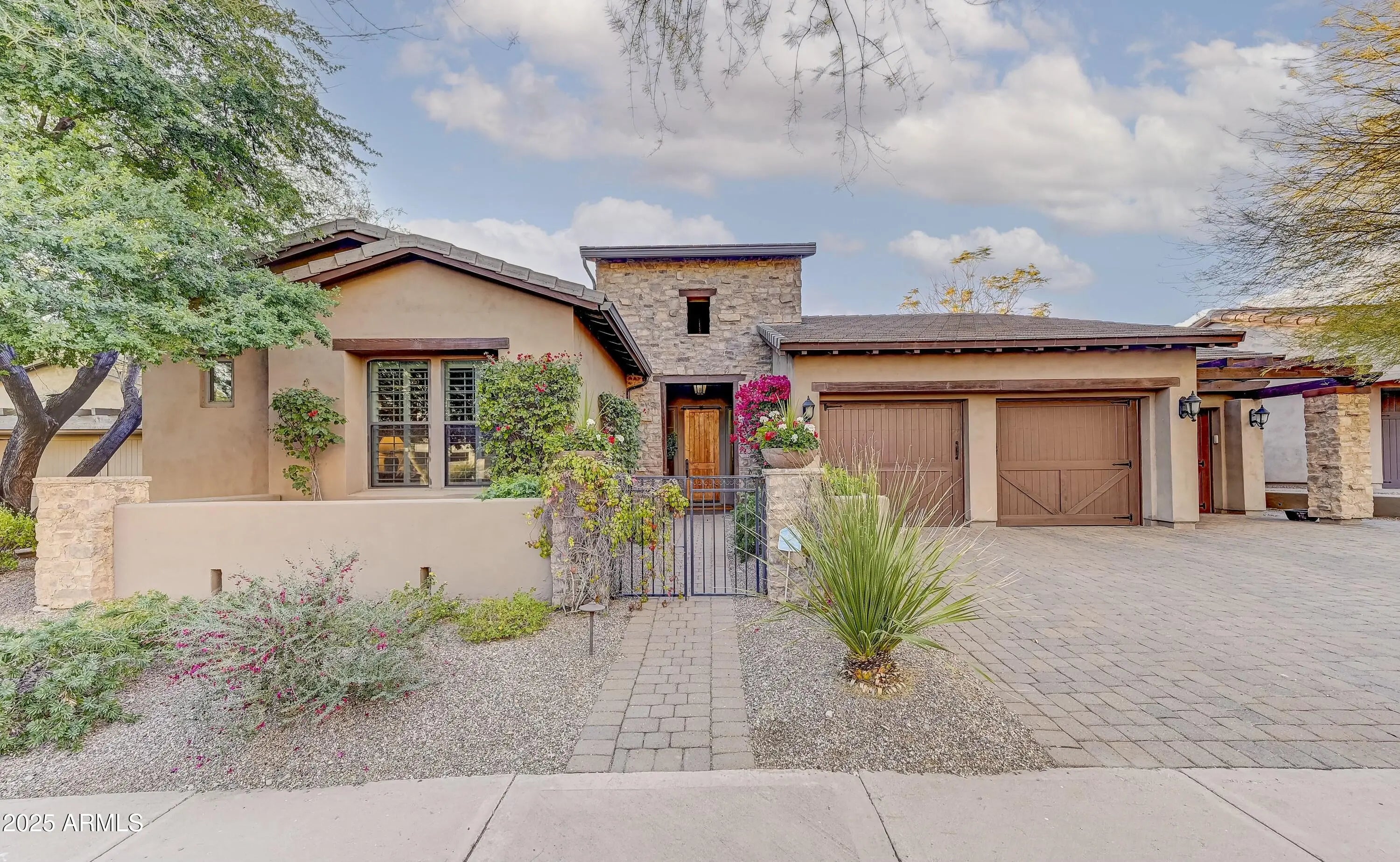 Photo of Listing #6812239