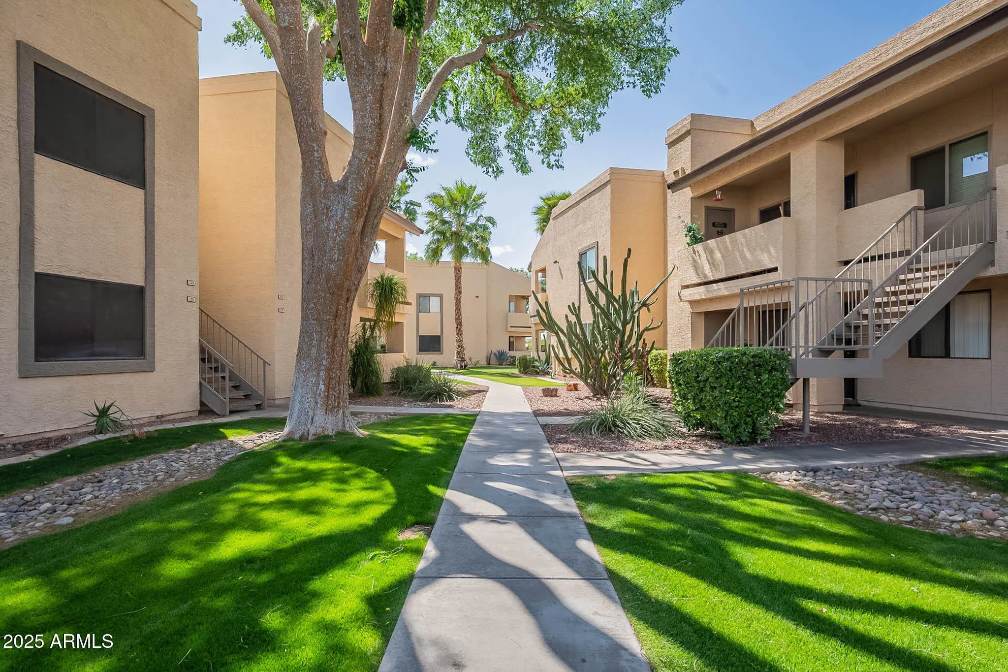 Photo of Listing #6813015