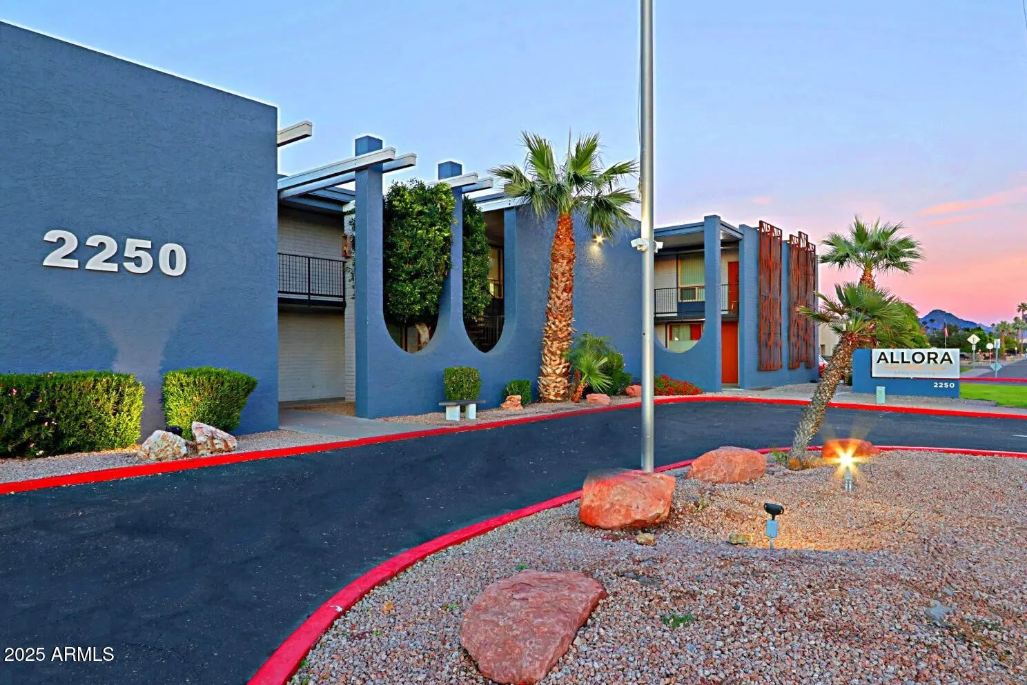 Photo of Listing #6813711