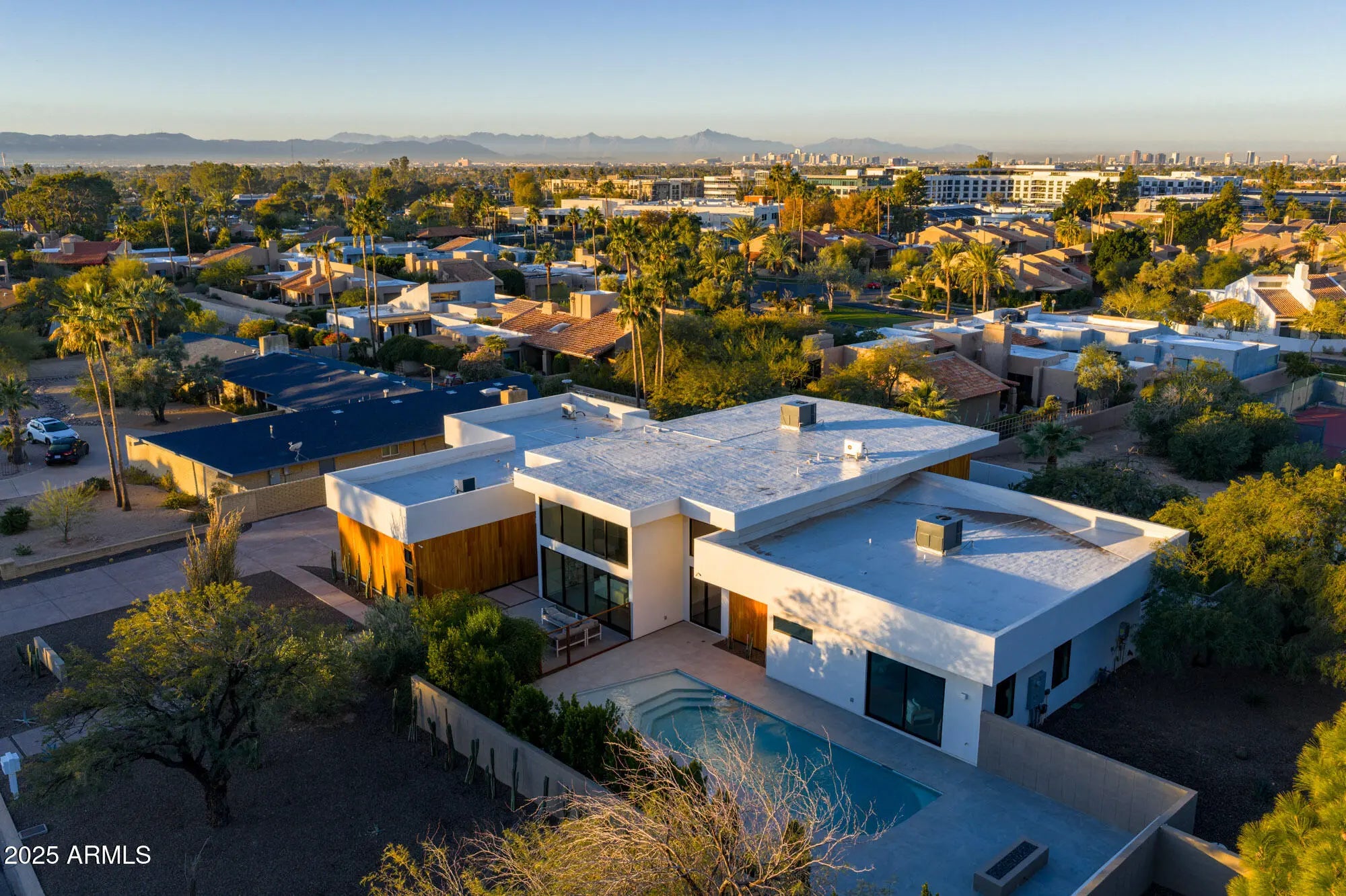 Photo of Listing #6816800