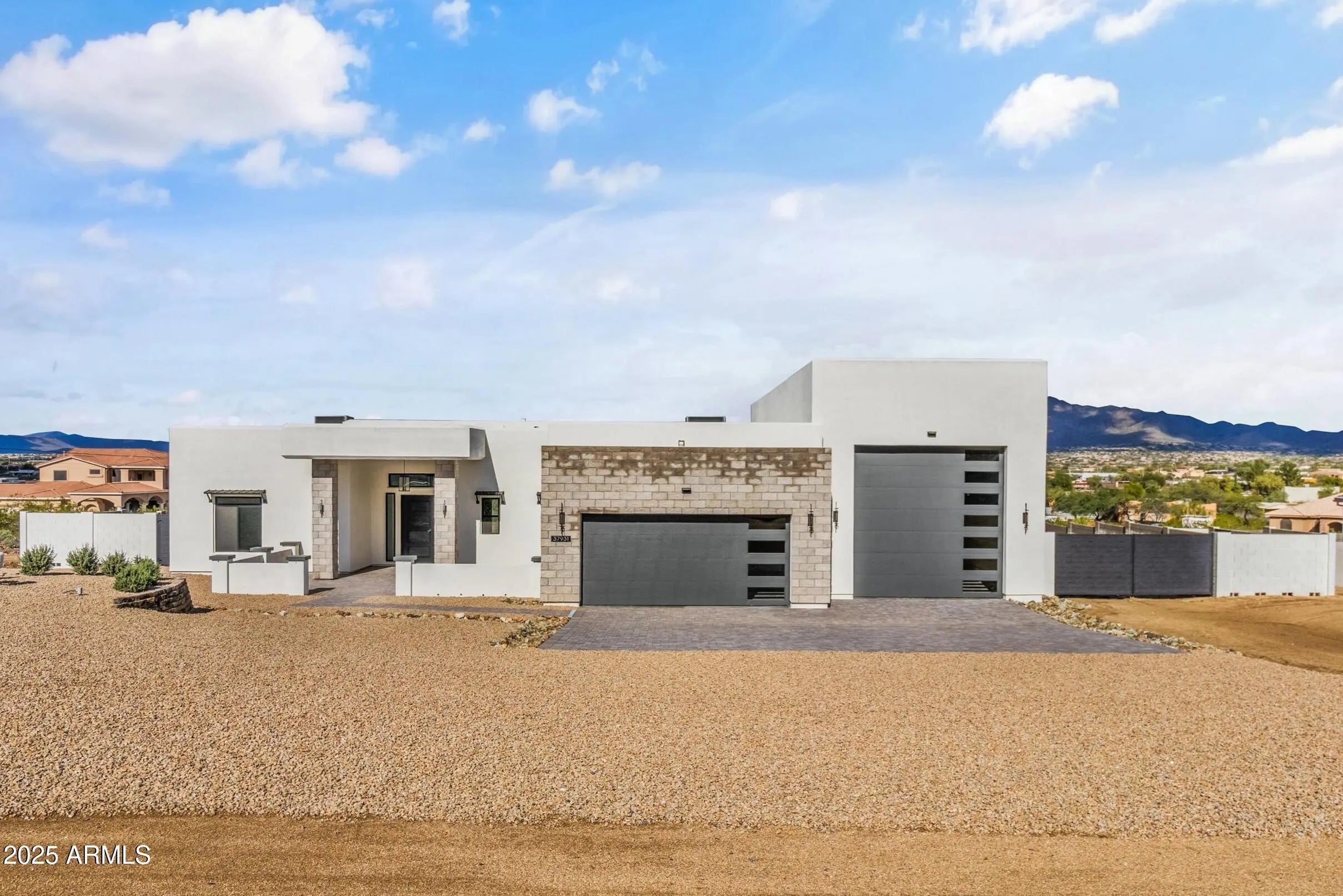 Photo of Listing #6817237