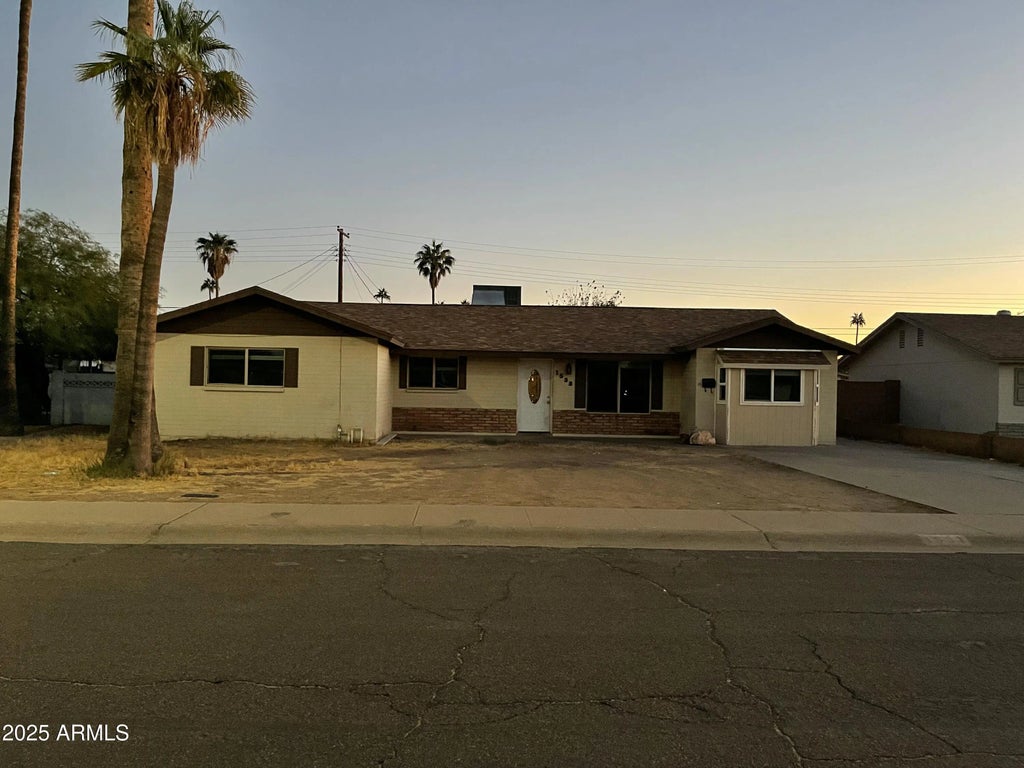 1533 W 7th Street, Tempe