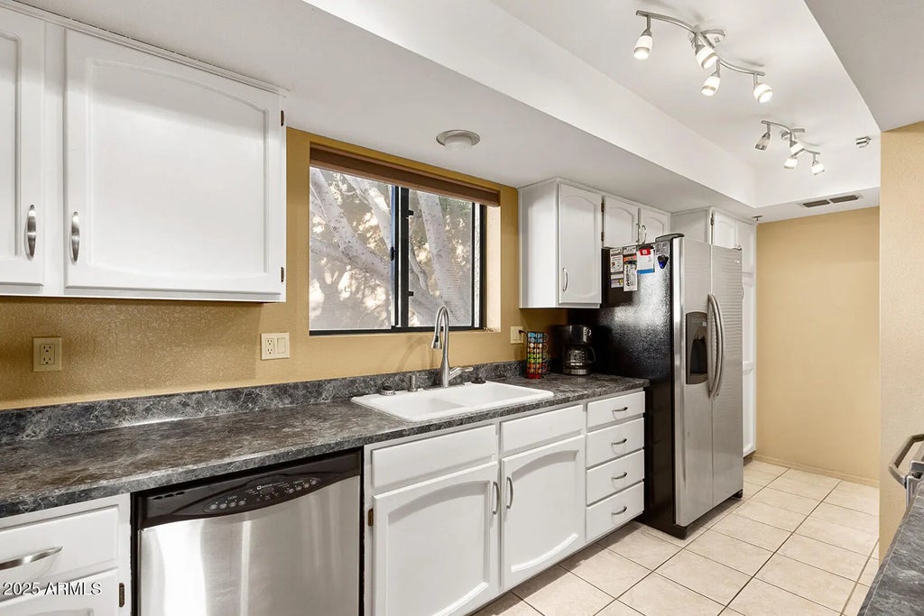 3031 N Civic Center Plaza (unit 261), Scottsdale