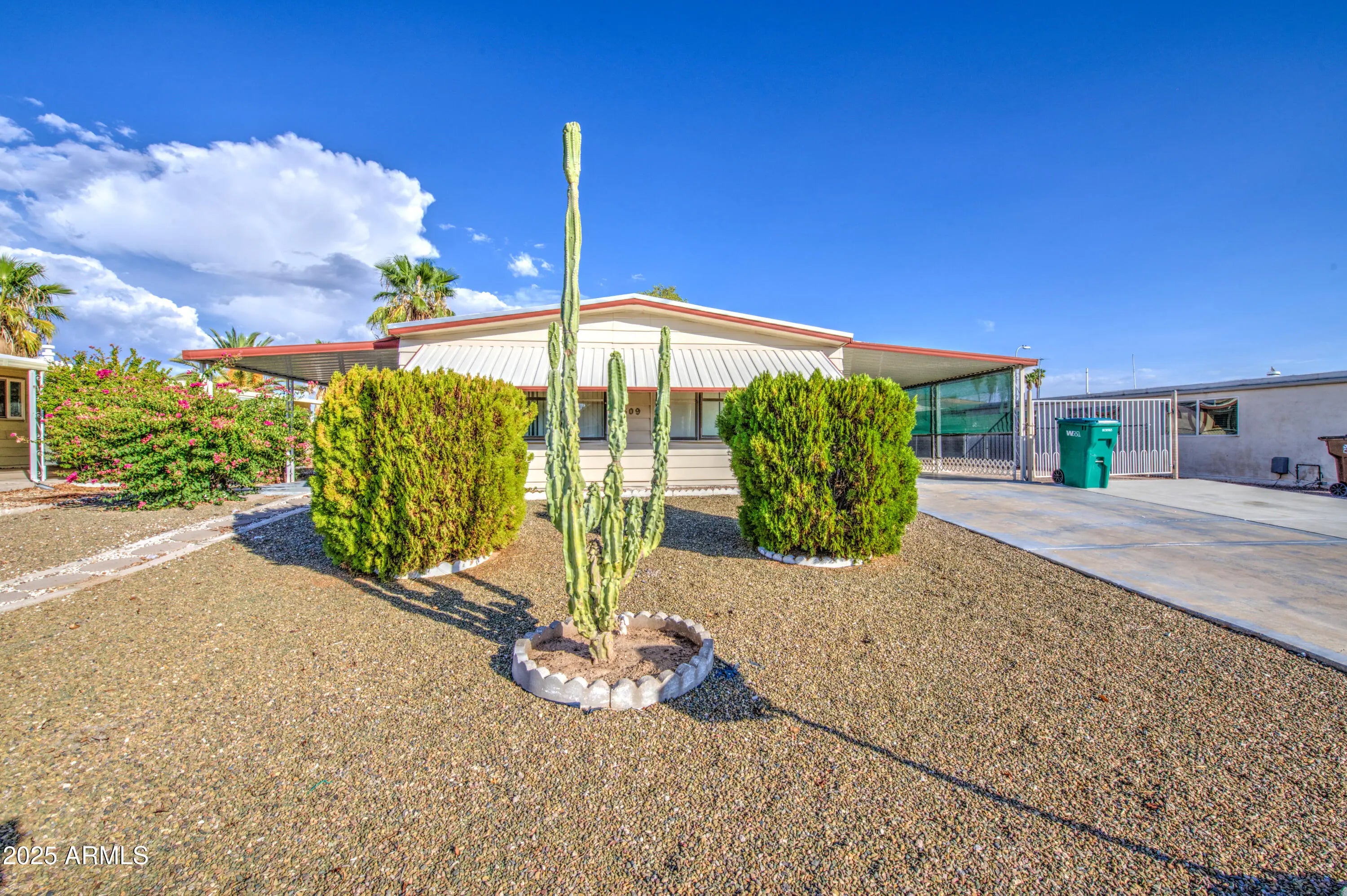 Photo of Listing #6909253