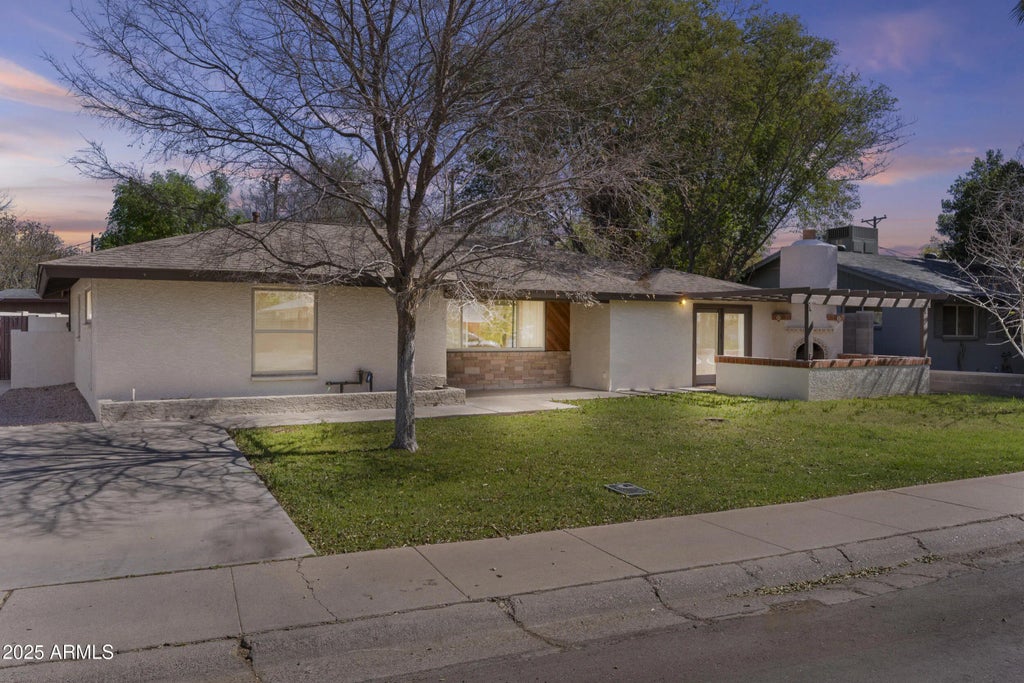 2007 S El Camino Drive, Tempe