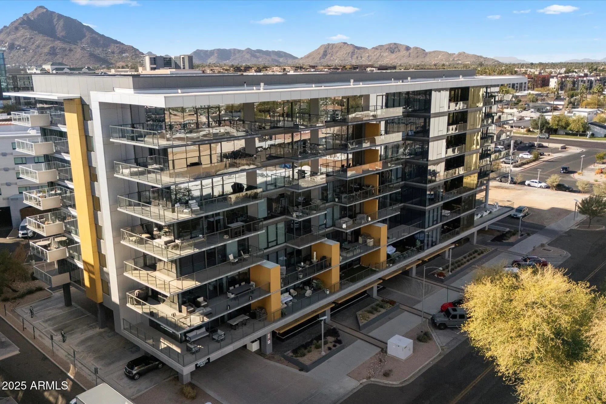 Photo of Listing #6831079