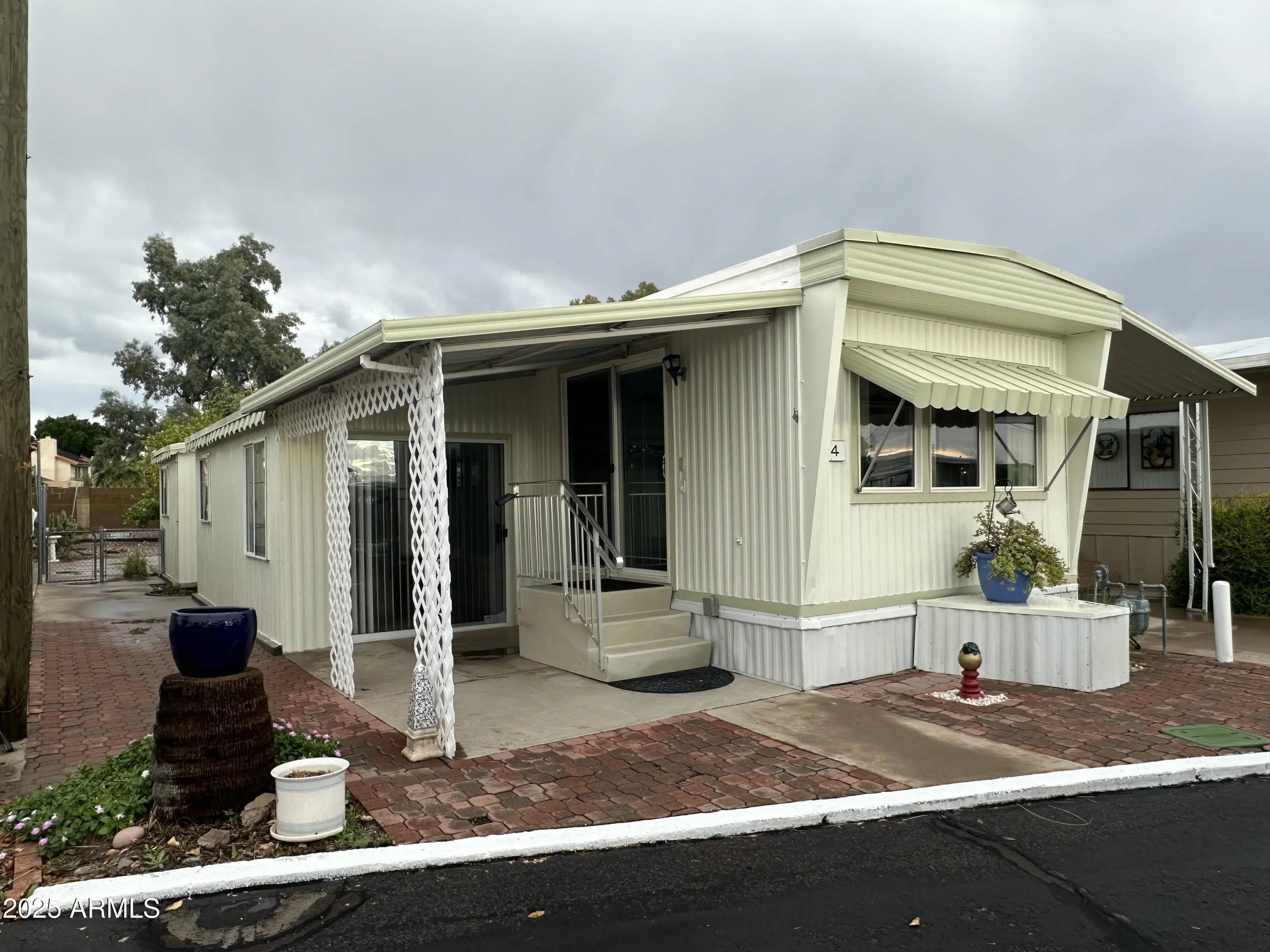 Photo of Listing #6830289