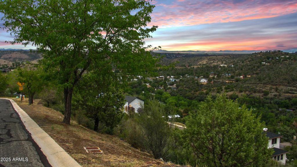 1300 Newport Ridge Drive (unit 116), Prescott
