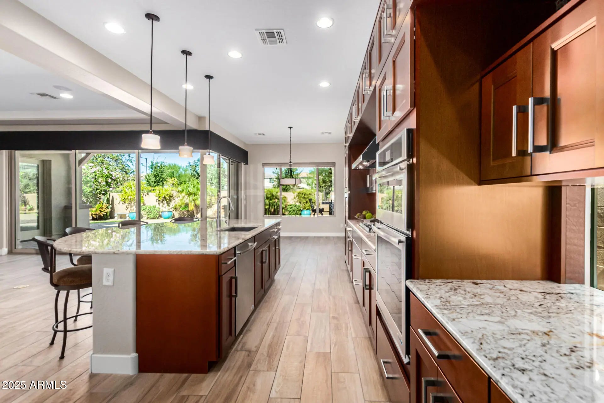 Photo of Listing #6830118