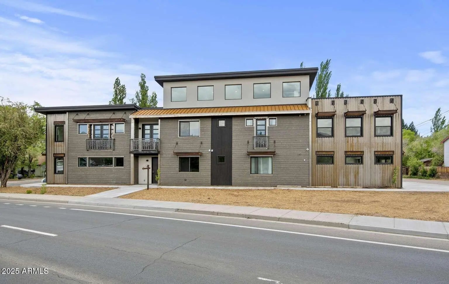 Photo of Listing #6830317