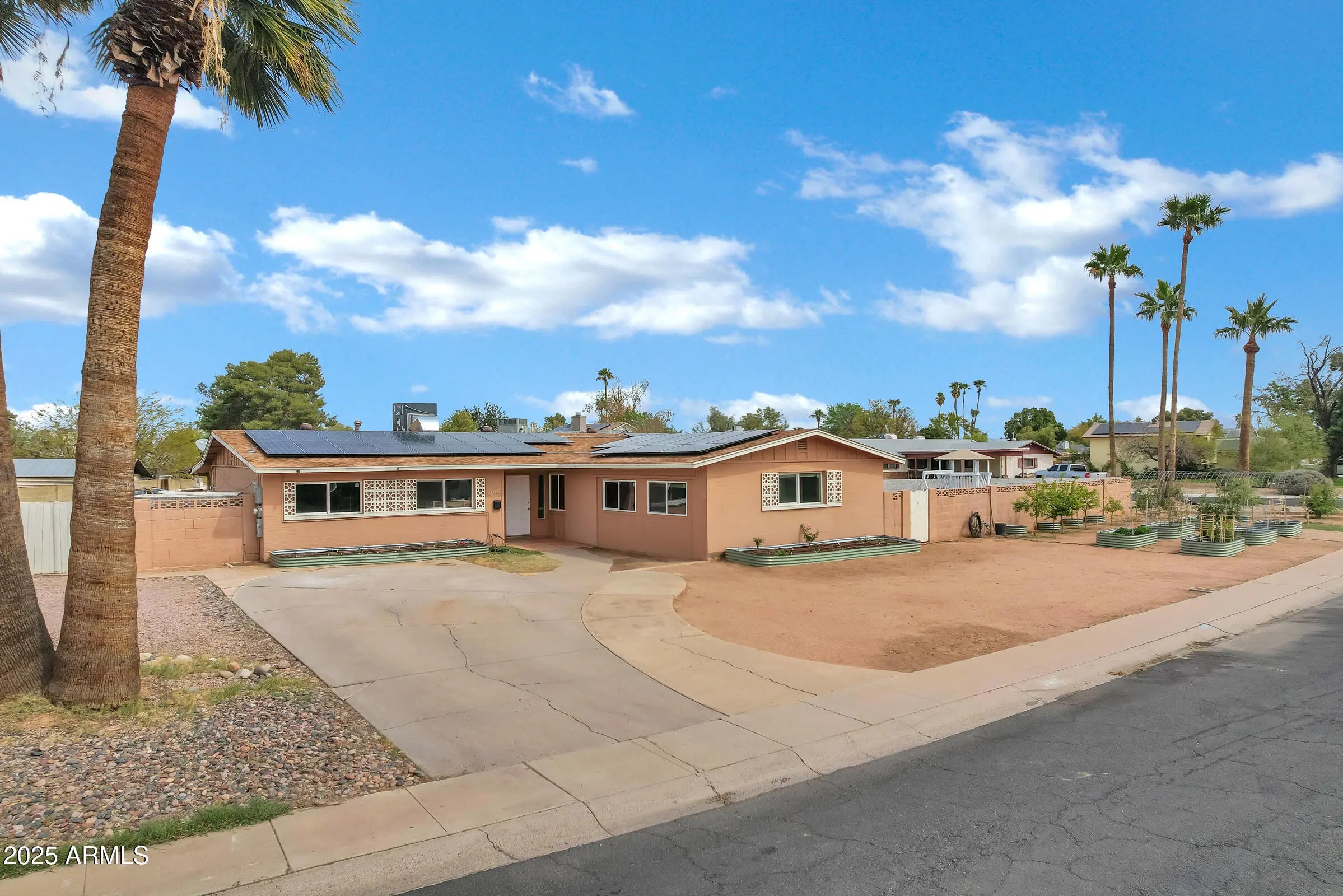 Photo of Listing #6836808