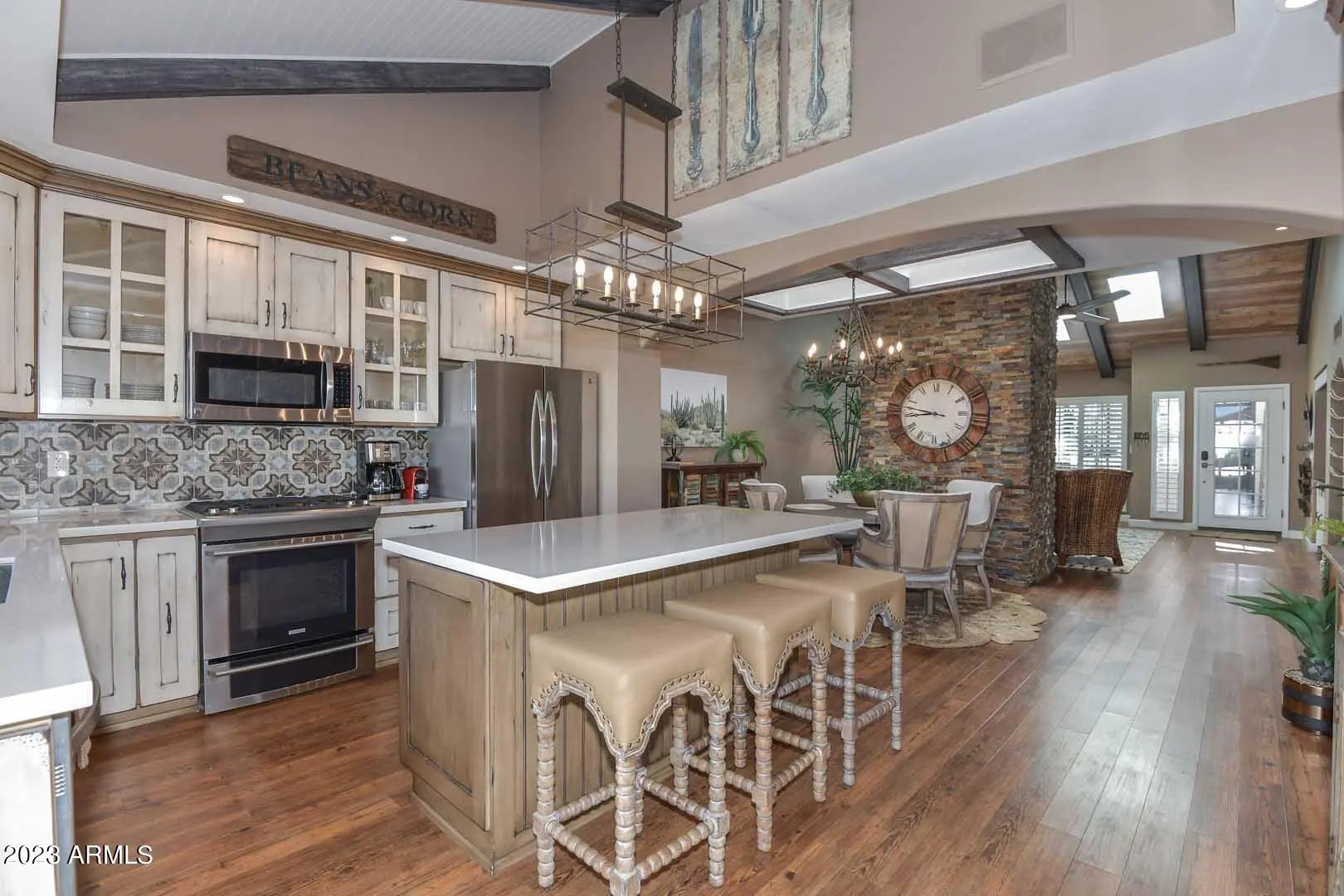 Photo of Listing #6838919