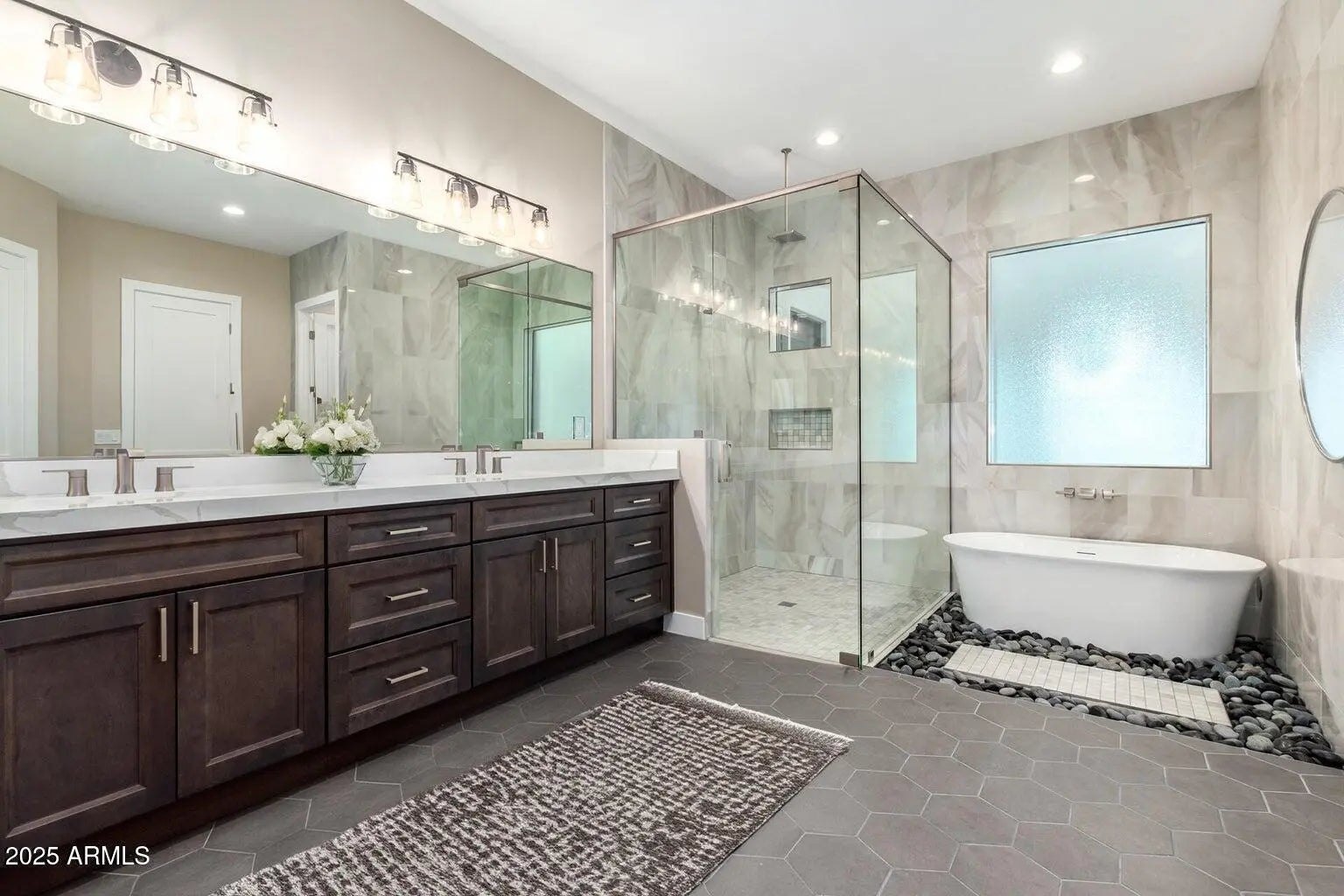 Photo of Listing #6838915