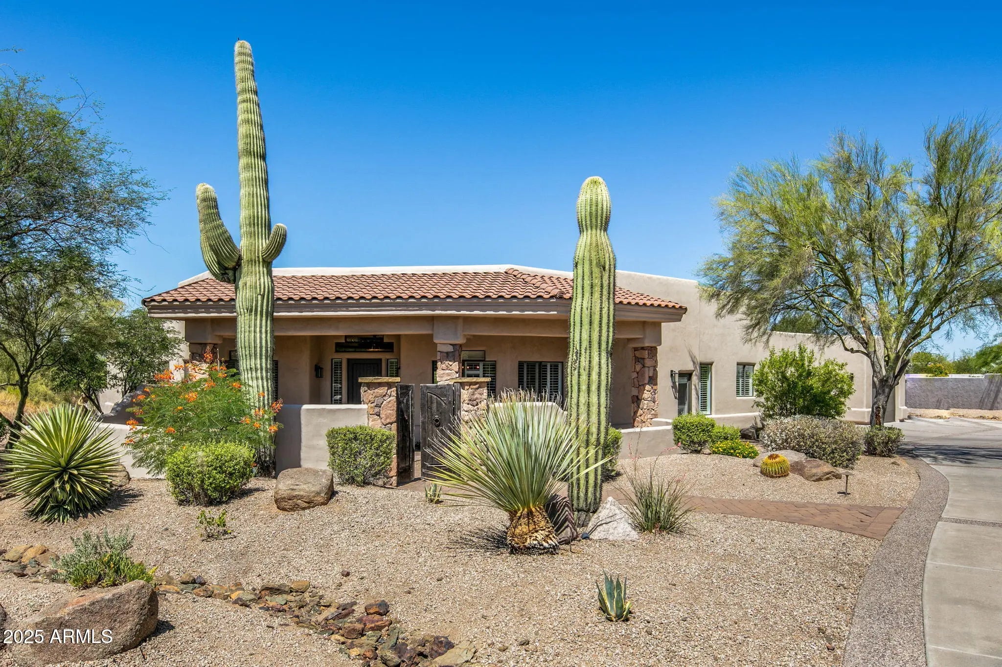 Photo of Listing #6835912