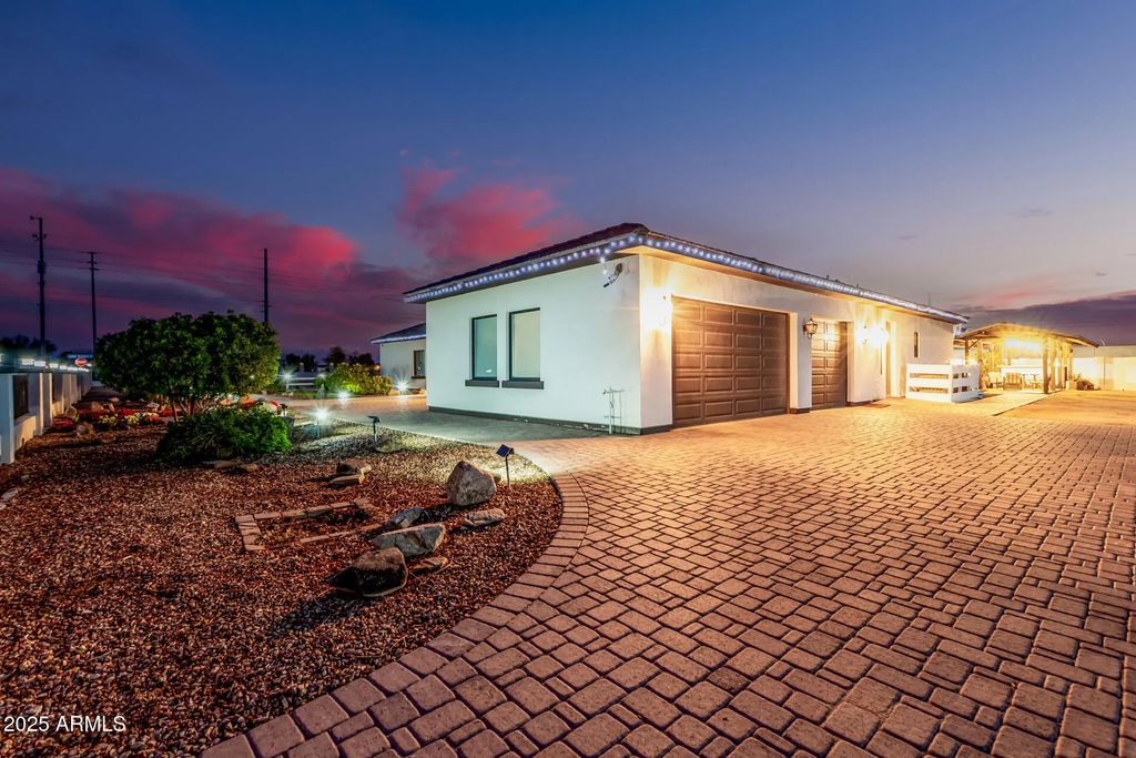 2817 S 195th Lane, Buckeye