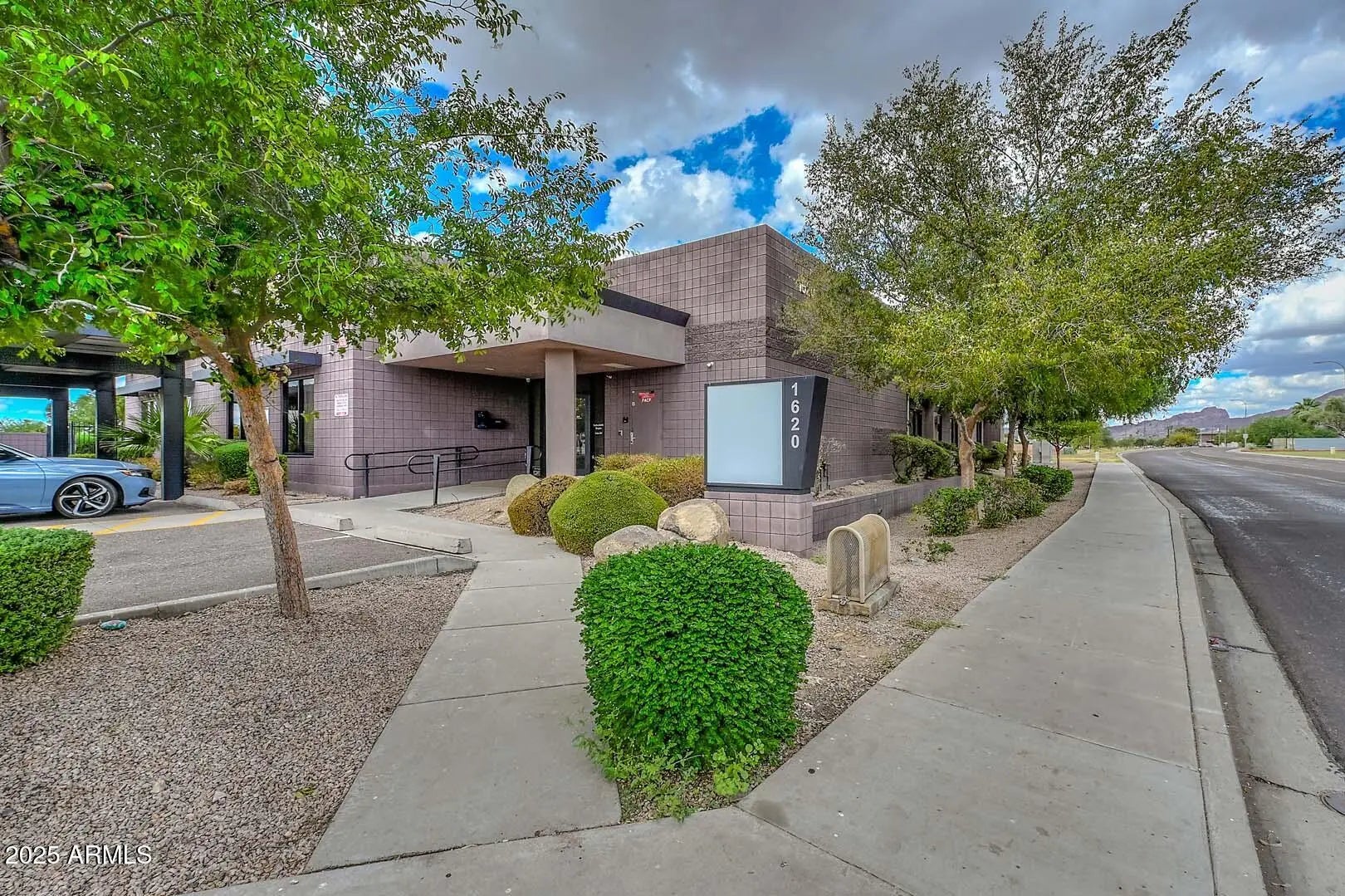 Photo of Listing #6836353