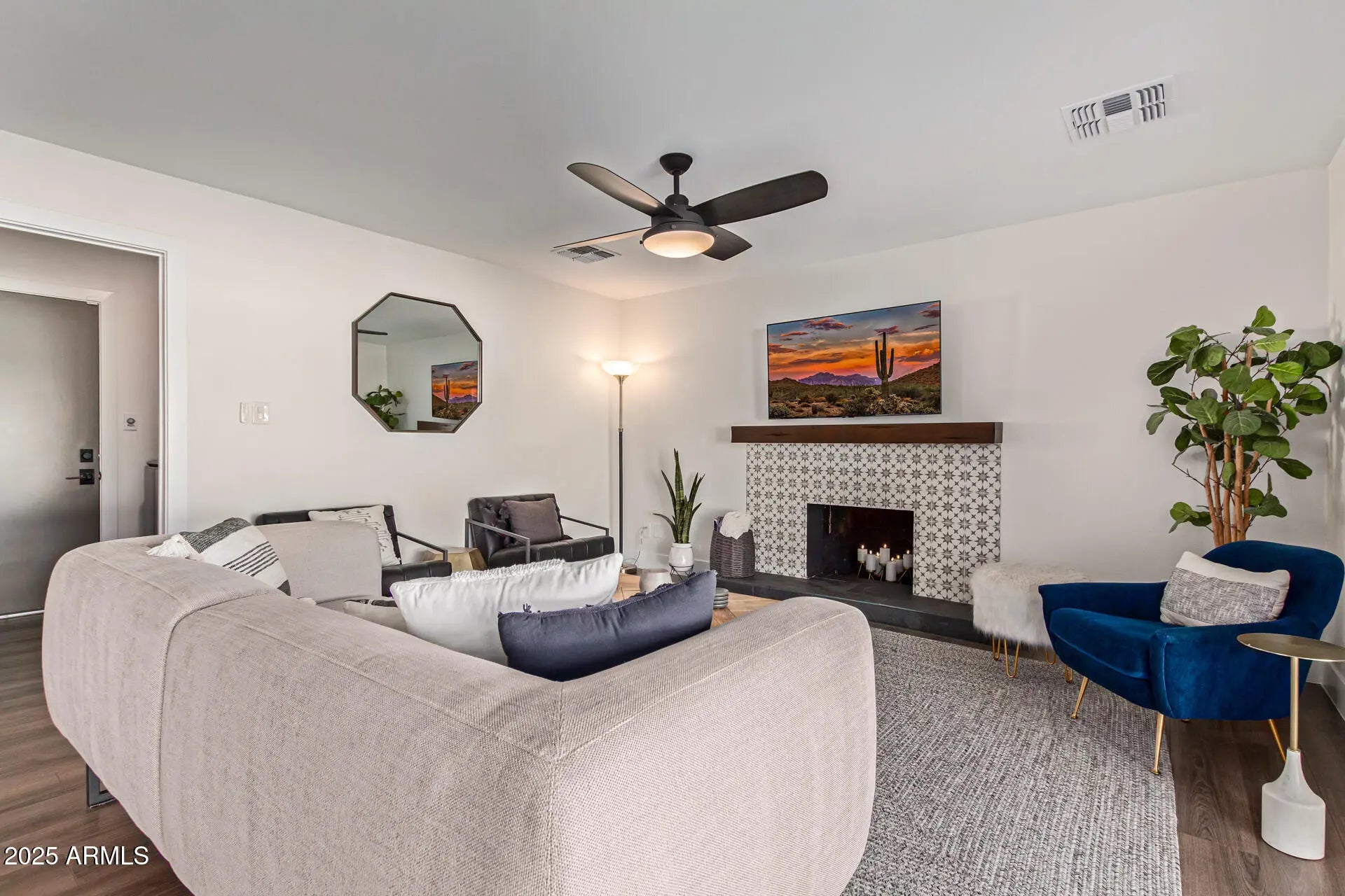 Photo of Listing #6837339