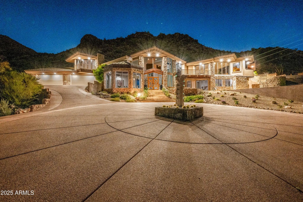 8060 N Mummy Mountain Road, Paradise Valley