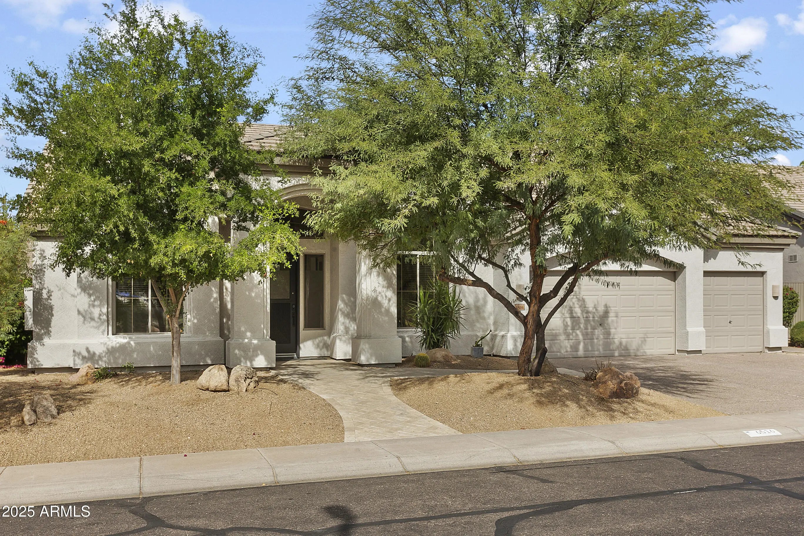 Photo of Listing #6843074