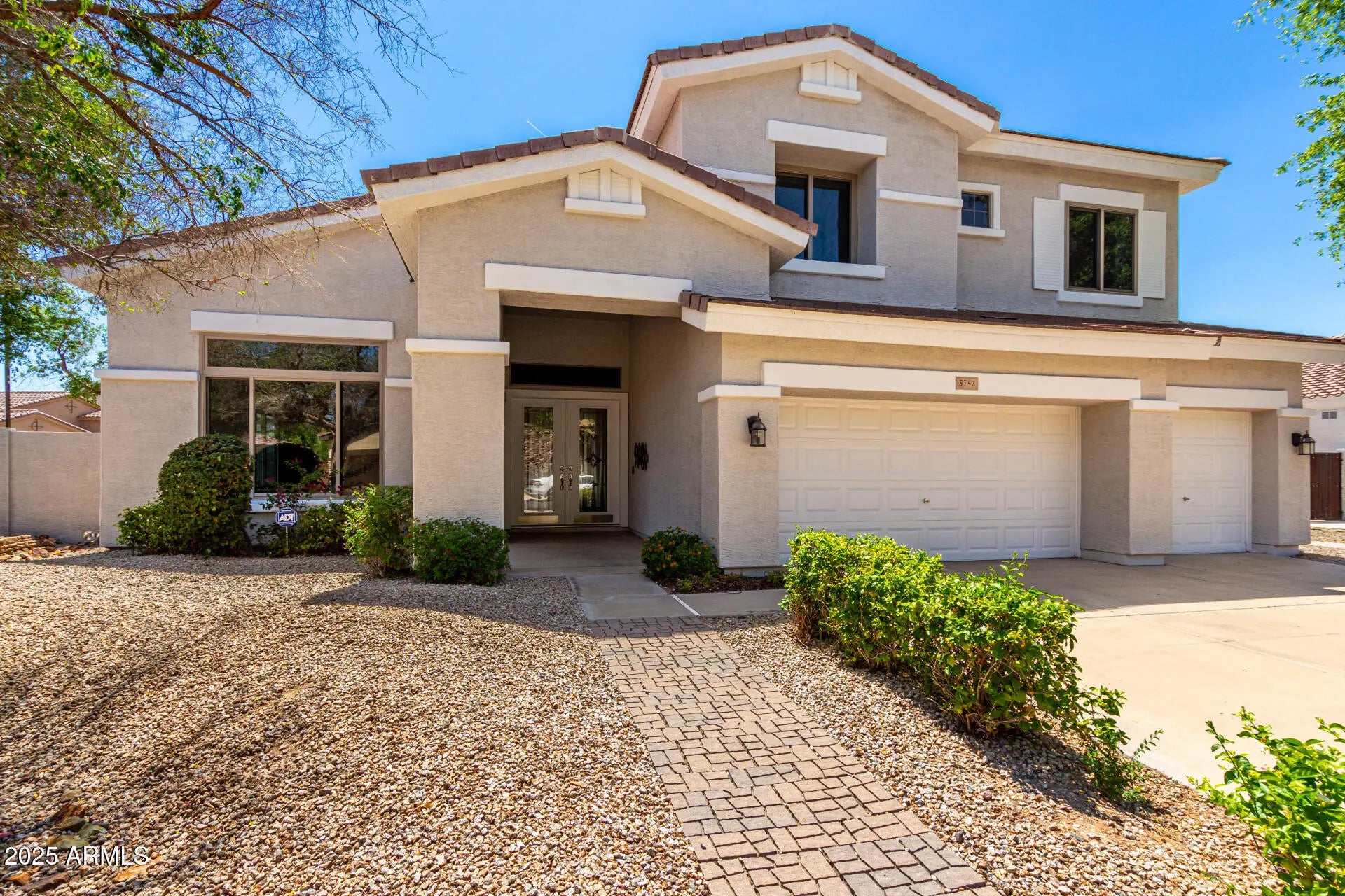 Photo of Listing #6843114