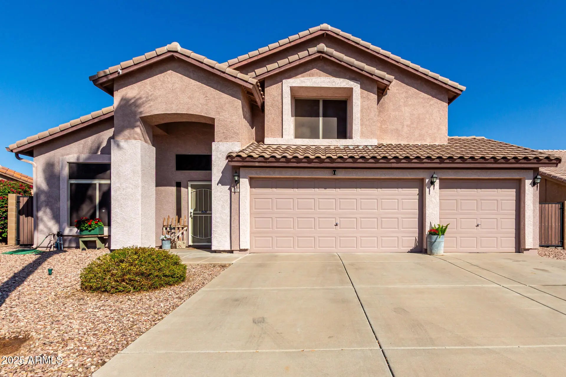 Photo of Listing #6839877