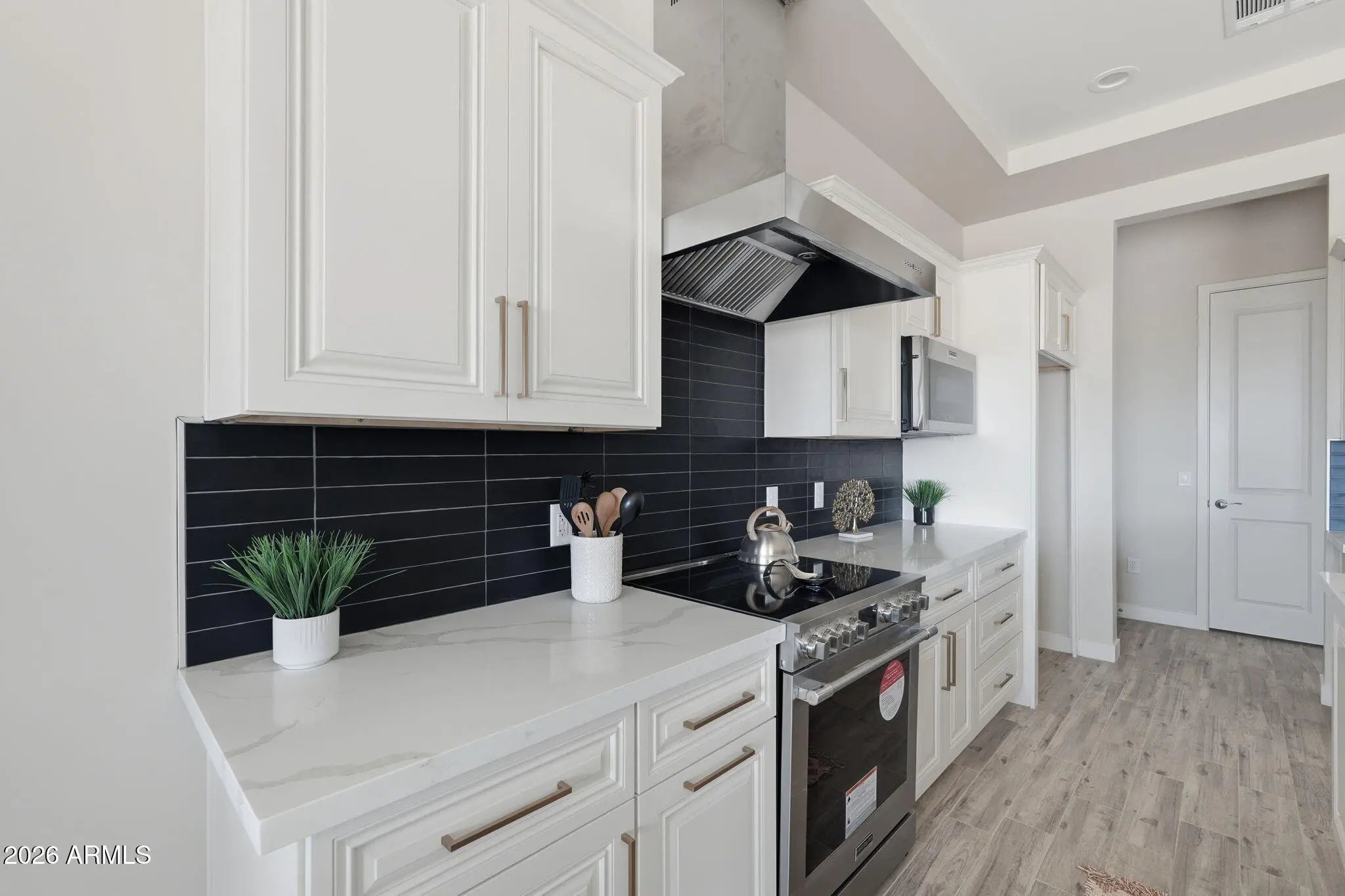 Photo of Listing #6898040