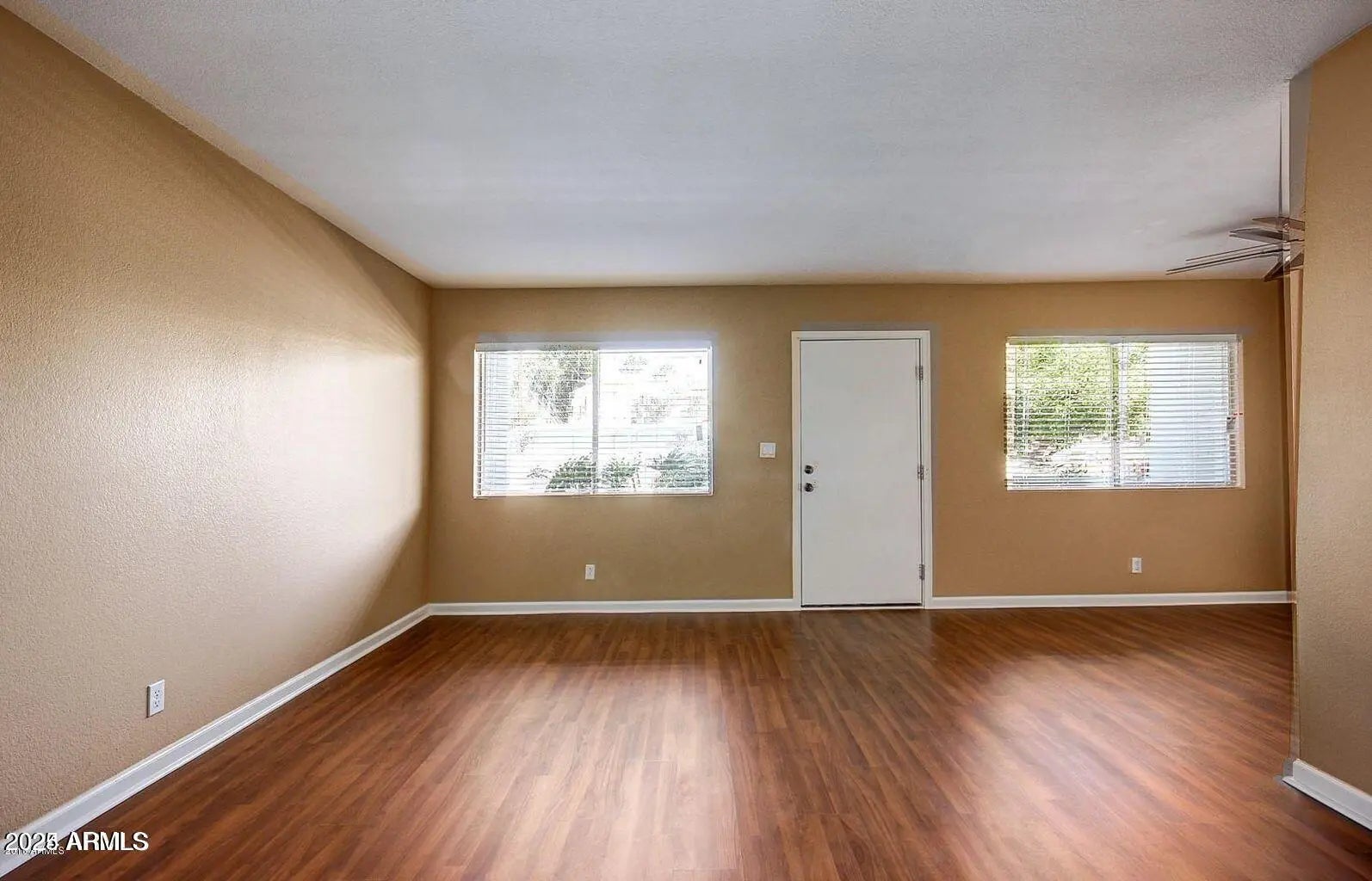 Photo of Listing #6840005