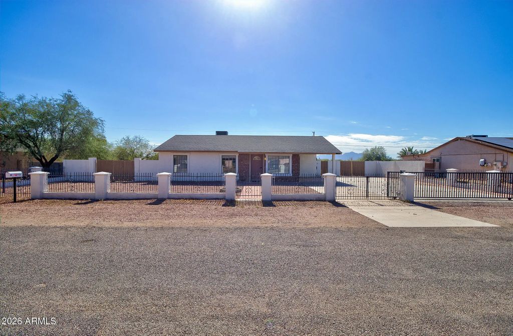 3935 N Del Monte Drive, Eloy