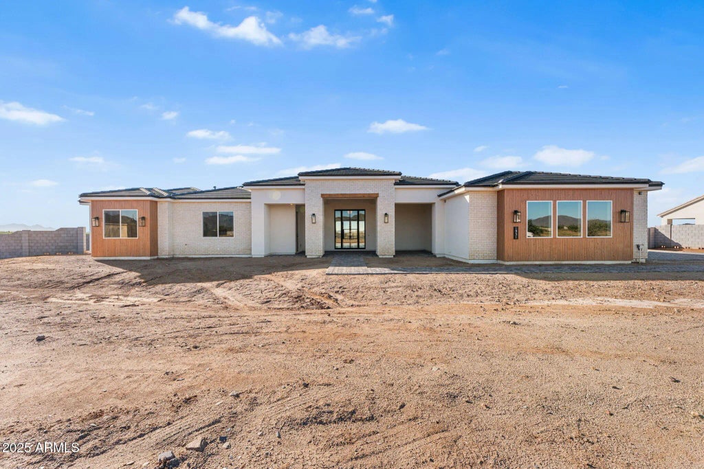 1951 E Long Rifle Road, Phoenix
