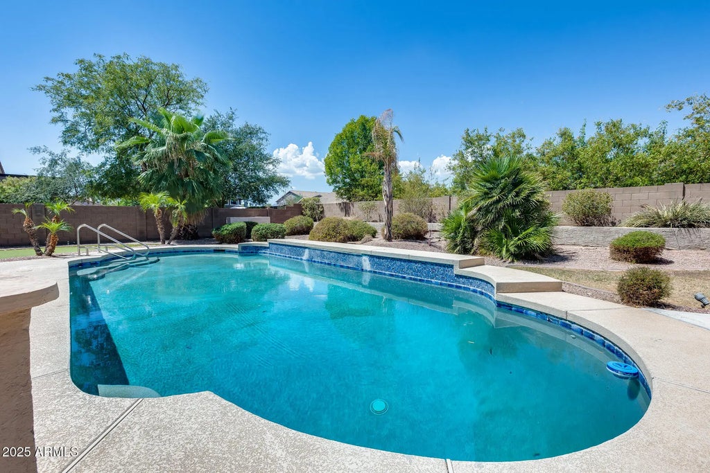 15238 W Becker Lane, Surprise